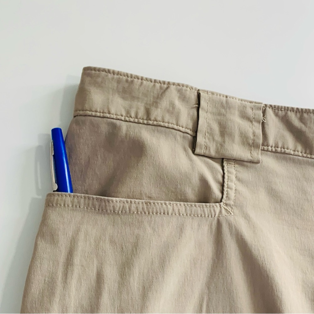 Duluth Flex Dry on the Fly Cargo Shorts in Khaki Size Large 10” Inseam - Picture 4 of 11